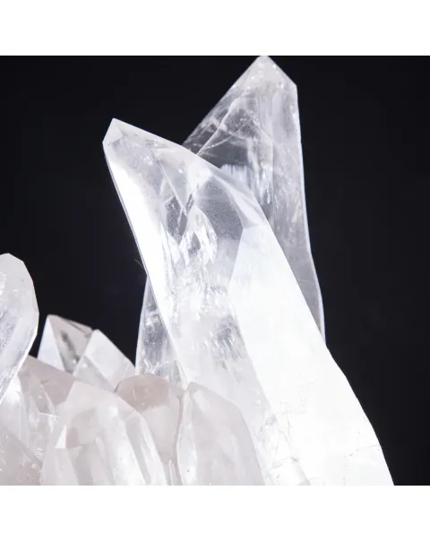 Il Mistero Antico dei Cristalli di Quarzo: Un Tesoro Naturale da Collezione.