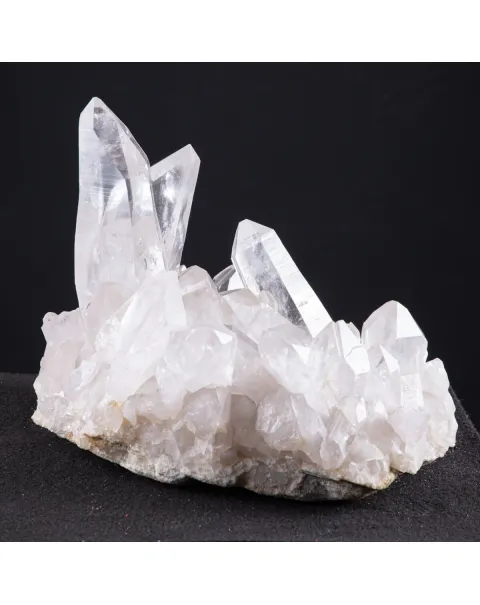 Il Mistero Antico dei Cristalli di Quarzo: Un Tesoro Naturale da Collezione.
