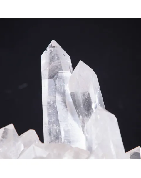 Il Mistero Antico dei Cristalli di Quarzo: Un Tesoro Naturale da Collezione.