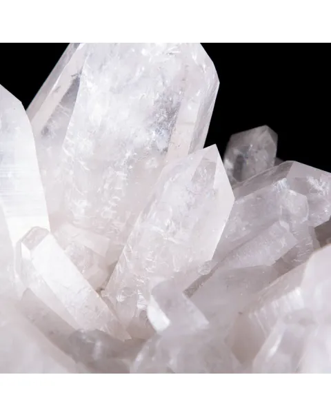 Luce Cristallina: L'Essenza Pura dei Cristalli di Quarzo Brasiliani.