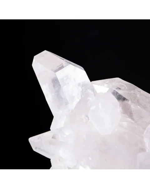 Luce Cristallina: L'Essenza Pura dei Cristalli di Quarzo Brasiliani.