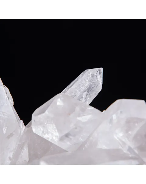Drusa di Quarzo: Riflessi di Energia e Armonia.