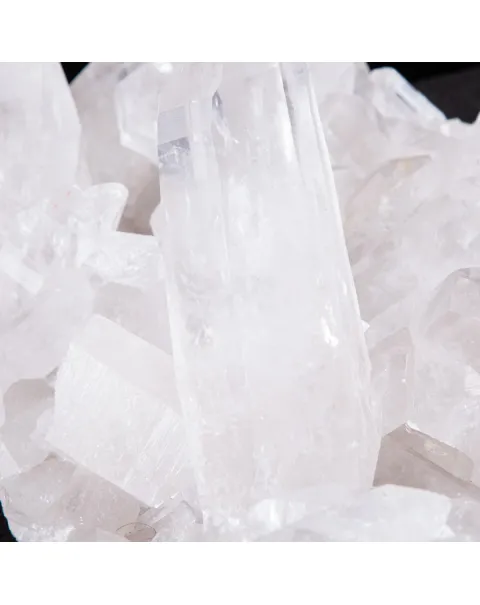 Drusa di Quarzo: Riflessi di Energia e Armonia.