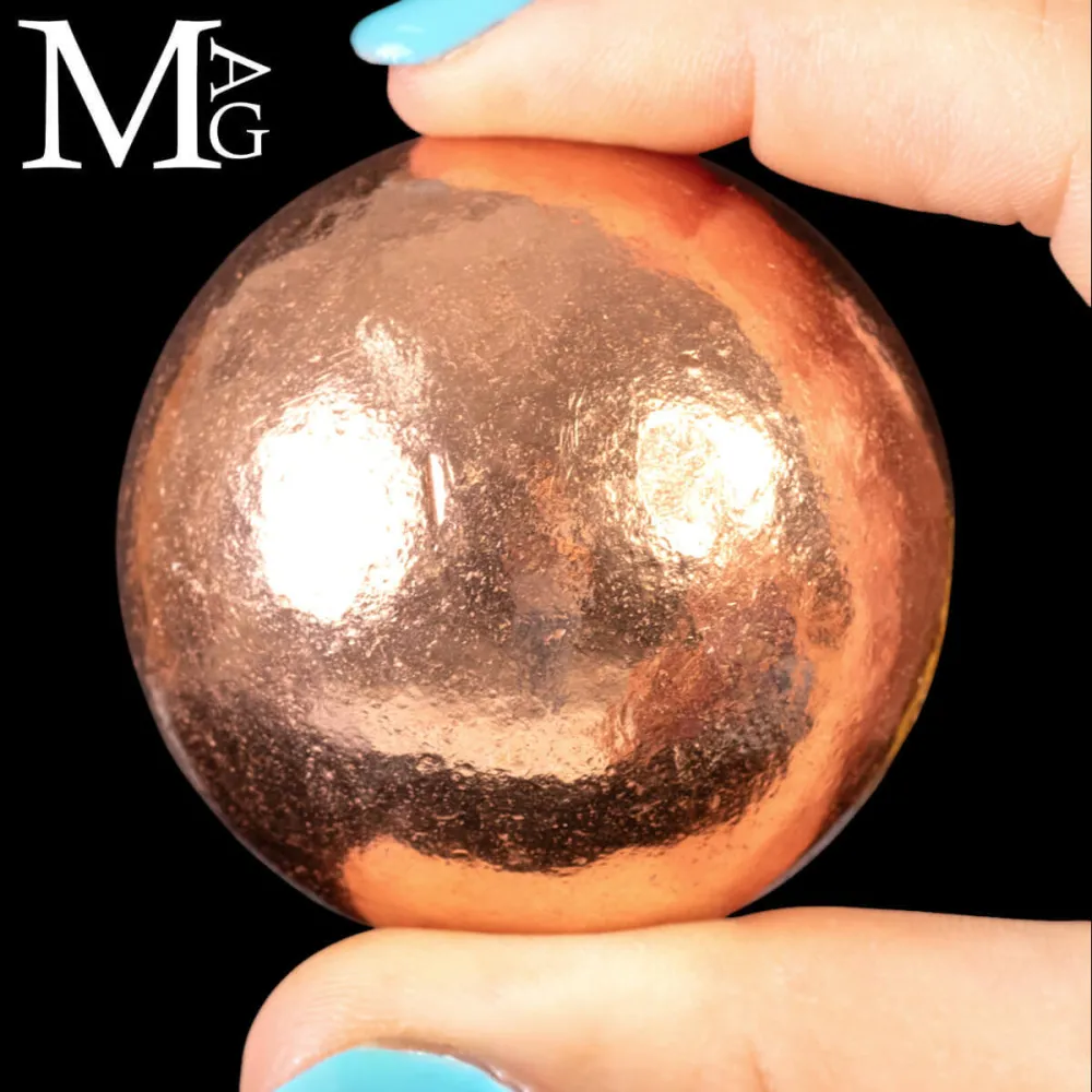 Sfera Solida in Rame Puro – Un metallo antico.