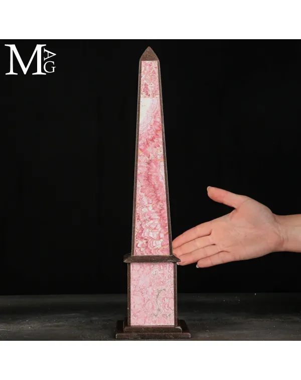 Obelisco intaglio in Rodocrosite.