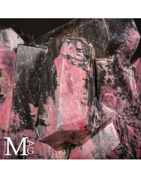 Scultura in Rodonite – Arte Contemporanea