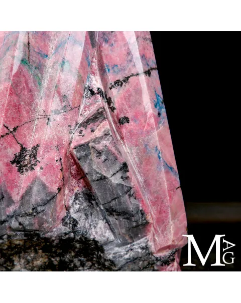 Scultura in Rodonite – Arte Contemporanea