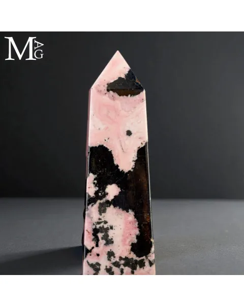 Obelisco in Rodonite Rosa con Galena Nera – Perù
