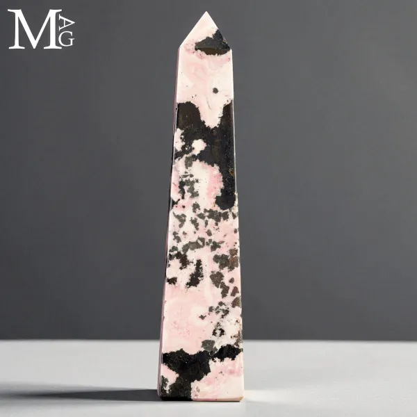 Obelisco in Rodonite Rosa con Galena Nera – Perù