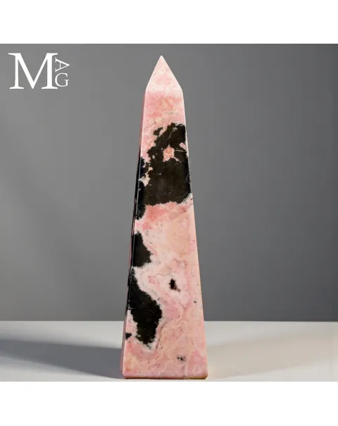 Obelisco in Rodonite Rosa con Galena Nera – Perù