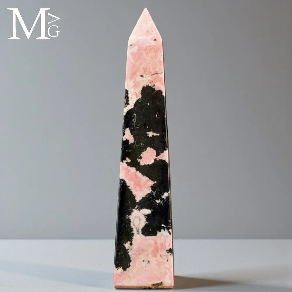 Obelisco in Rodonite Rosa con Galena Nera – Perù