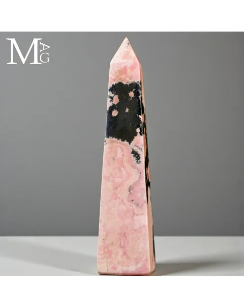 Obelisco in Rodonite Rosa con Galena Nera – Perù