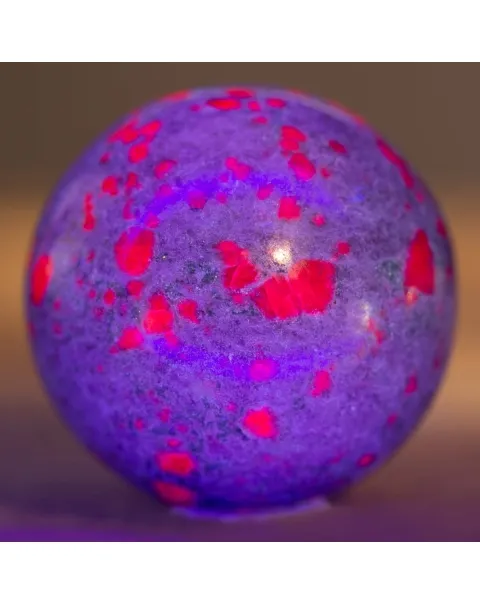 Sfera in Cianite con Rubini Naturali