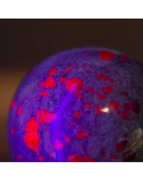 Sfera in Cianite con Rubini Naturali
