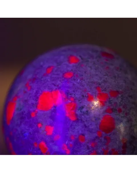 Sfera in Cianite con Rubini Naturali