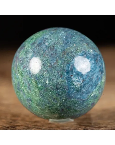 Sfera in Cianite con Rubini Naturali