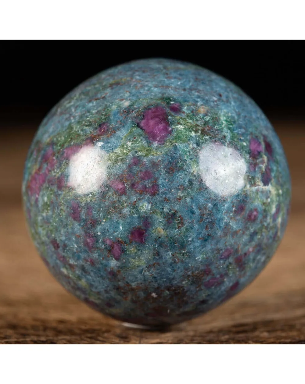 Sfera in Cianite con Rubini Naturali