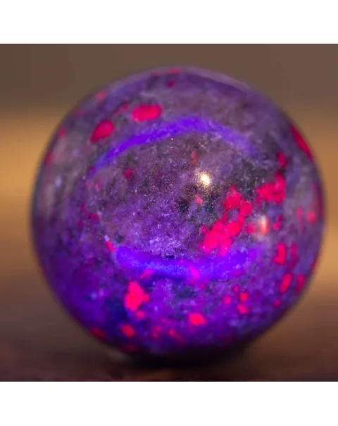 Sfera in Cianite con Rubini Naturali