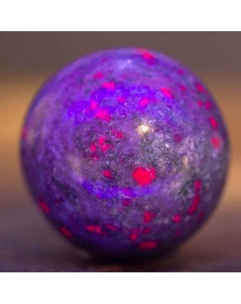 Sfera in Cianite con Rubini Naturali