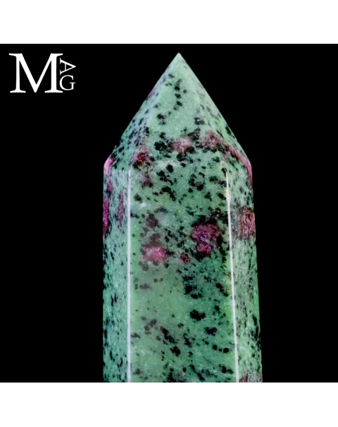 Punta in Ruby-Zoisite – Zoisite con Inclusioni di Rubino.