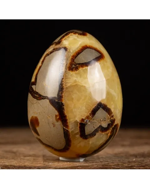 Uovo di Septaria con cristallo di Aragonite