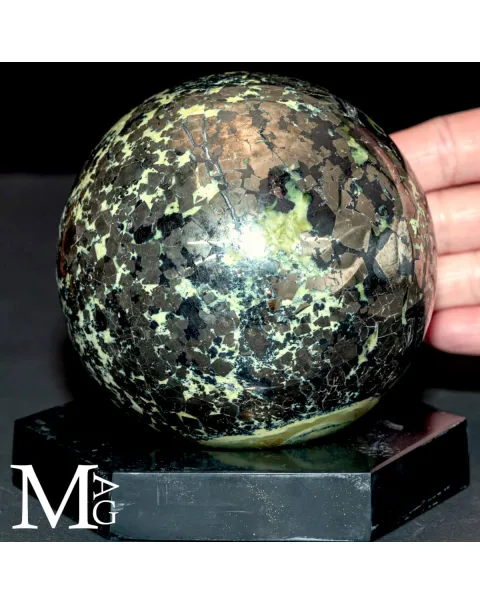 Sfera in Serpentino e Pirite – Perù
