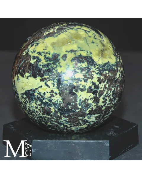 Sfera in Serpentino e Pirite – Perù