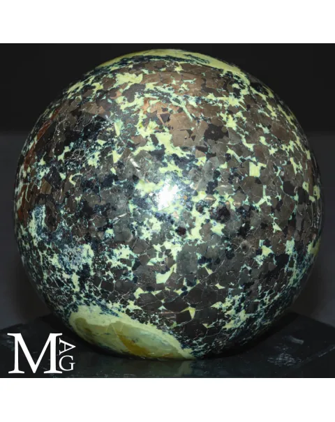 Sfera in Serpentino e Pirite – Perù
