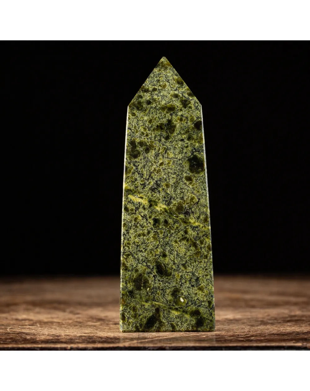 Obelisco in Serpentinite