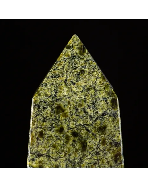 Obelisco in Serpentinite