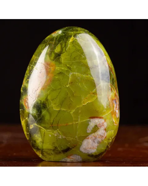 Serpentina: La Pietra dell'Equilibrio e dell'Apertura Spirituale.
