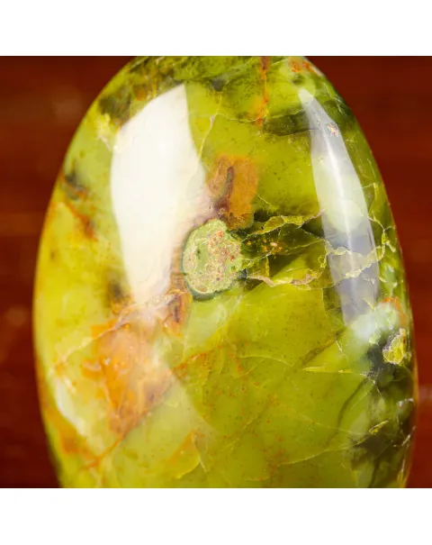 Serpentina: La Pietra dell'Equilibrio e dell'Apertura Spirituale.