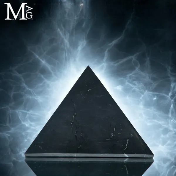 Piramide in Shungite – Monolite di Carbonio Antico 2 Miliardi di Anni.
