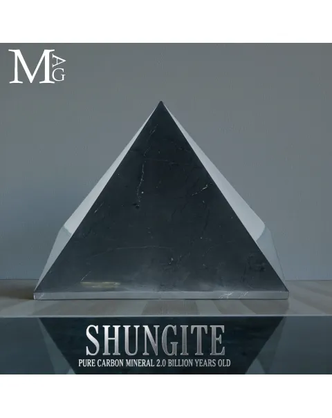 Piramide in Shungite – Monolite di Carbonio Primordiale.