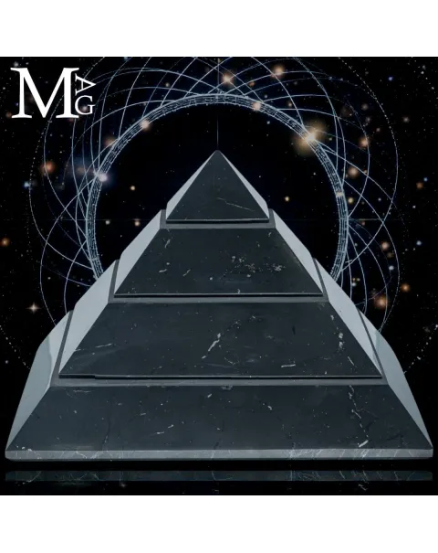 Geometria della Quietudine – Piramide in Shungite a Base Radicata