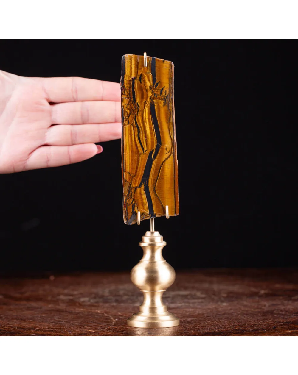 L'Eleganza dell'Occhio di Tigre su Ottone.