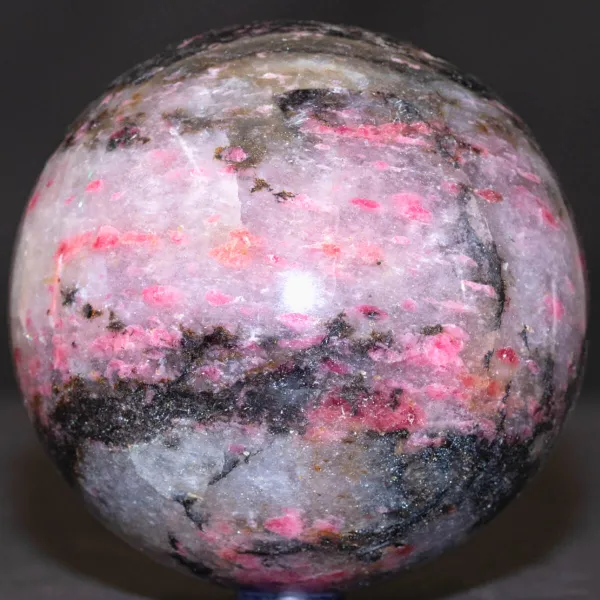 Sfera in Quarzo "Unicorn" con Tormalina Rosa, Lepidolite e Dendriti Nere.
