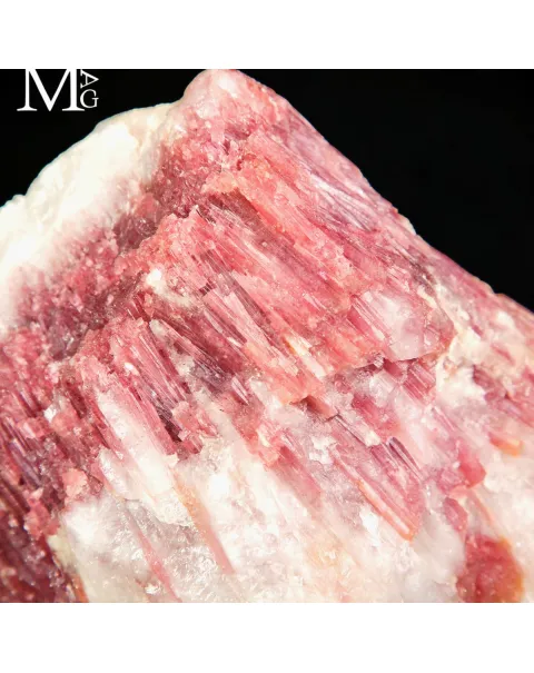 Tormalina Rosa – Cristalli di Rubellite in Matrice di Quarzo
