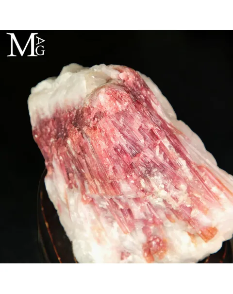 Tormalina Rosa – Cristalli di Rubellite in Matrice di Quarzo