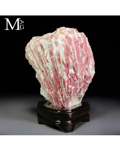 Tormalina Rosa – Grande Formazione Cristallina in Matrice di Quarzo.