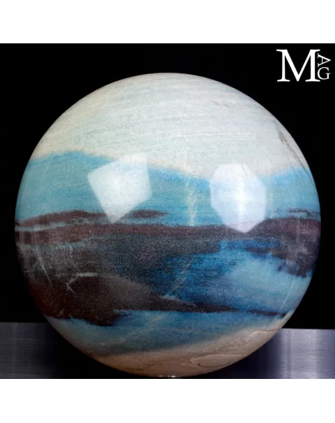 Grande Sfera in Trolleite Naturale – Elegante Cromia.