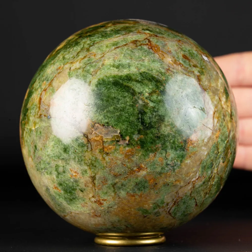 Sfera di Unakite Intagliata.