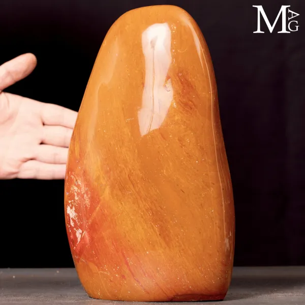 Diaspro Rosso del Madagascar – Scultura naturale ornamentale