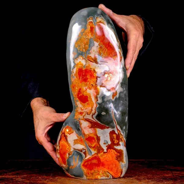 Diaspro Policromo Levigato – Scultura Naturale.