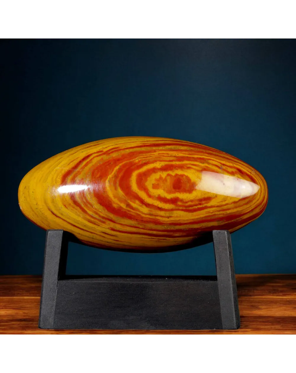 Shiva Lingam in Diaspro Rosso – Simbolo Sacro di Energia e Equilibrio.