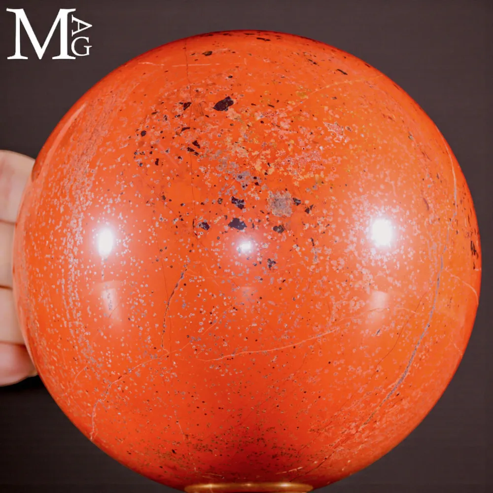 Sfera in diaspro rosso del Madagascar