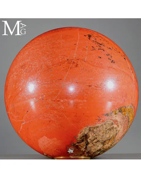 Sfera in diaspro rosso del Madagascar
