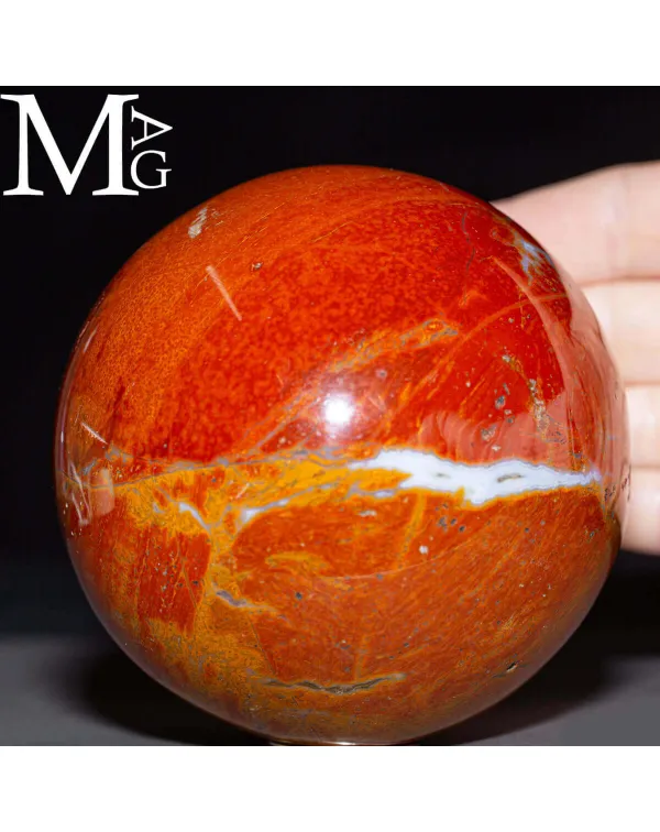 Sfera in Diaspro Rosso con Geodi e Agata.