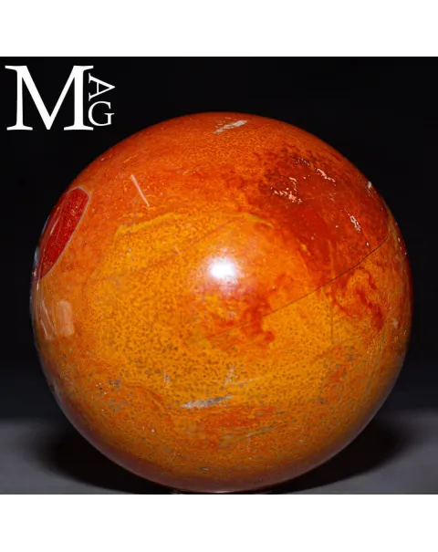 Sfera in Diaspro Rosso con Geodi e Agata.