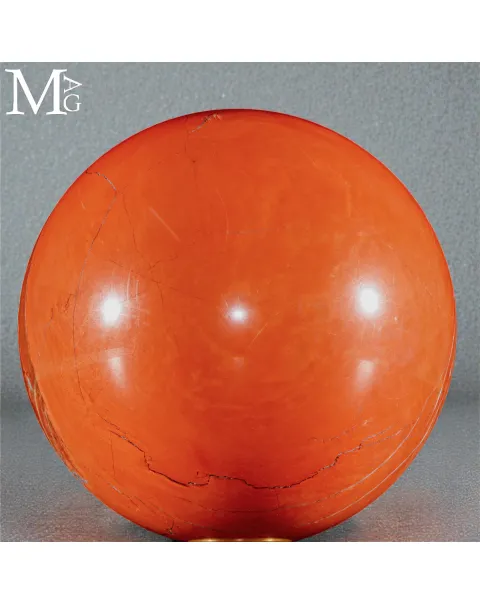Sfera in Diaspro Rosso del Madagascar.